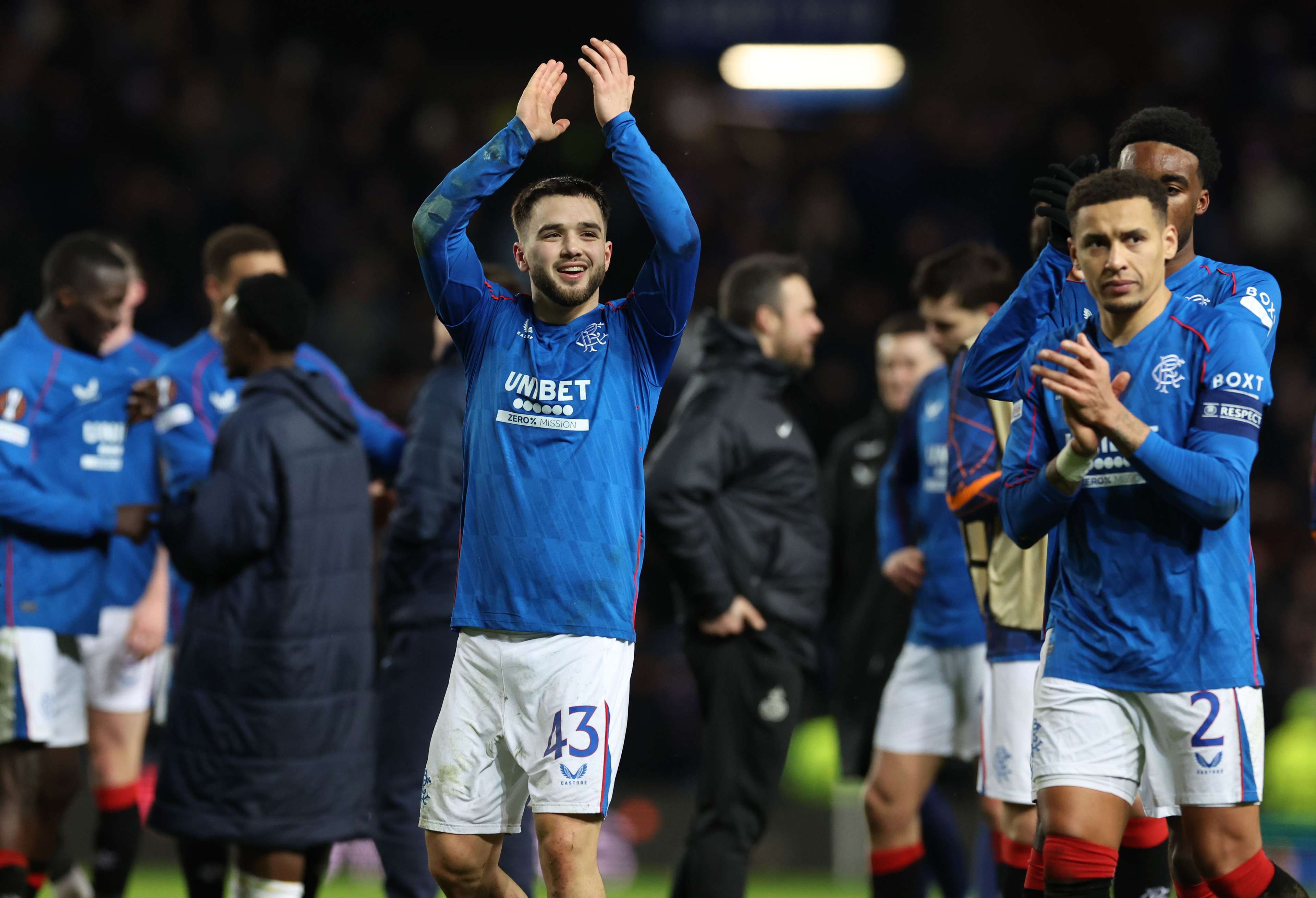 中超赛场上的北京国安：表现回顾与未来期待